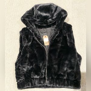 Black cropped and hooded fur-vest